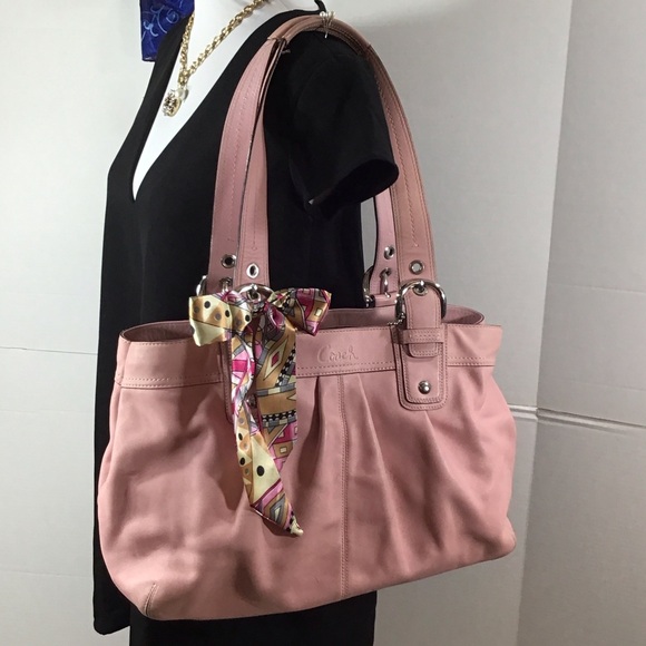 Coach Blush Pink Leather Soho pleated Shoulder Bag 13733 - Picture 1 of 15